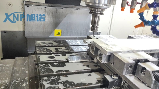 小黄片入口链接用CNC精密机床加工好处.jpg