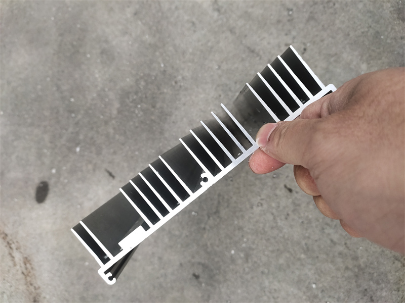 小黄片入口链接散热器散热片